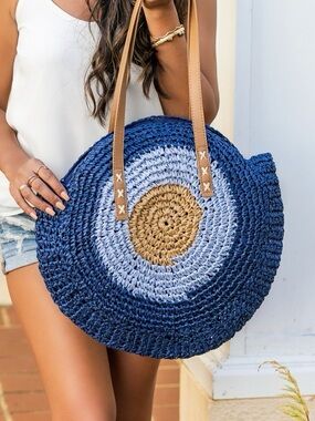STRAW CIRCLE TOTE